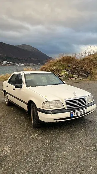 Mercedes-Benz C180