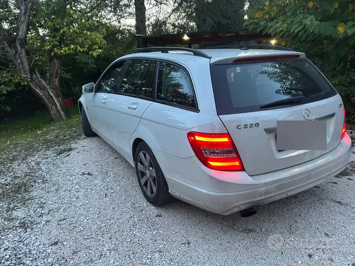 Mercedes-Benz C-Class 2012 photo 2