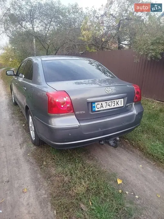 Toyota Avensis 2004 photo 2