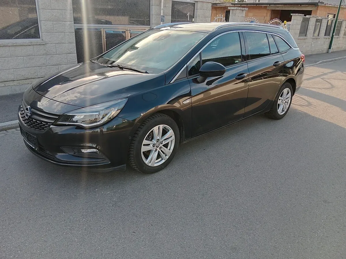 Opel Astra 2018 photo 2