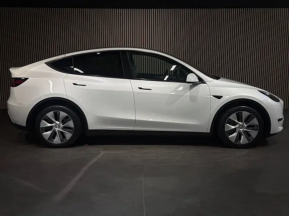 Tesla Model Y 2022 photo 2