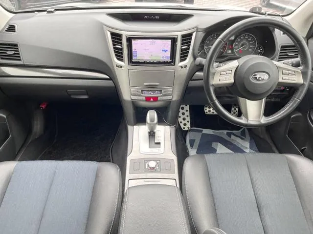 Subaru Legacy Outback 2011 photo 2