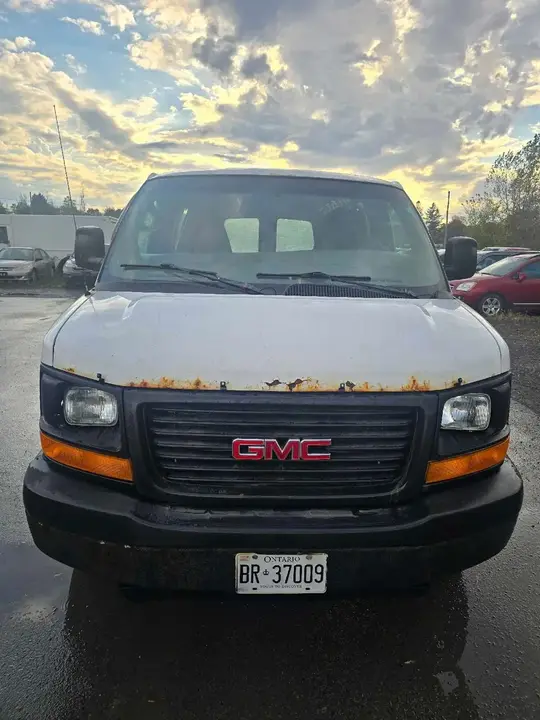 GMC Savana