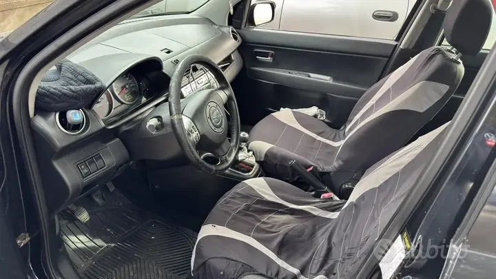 Mazda Mazda2 2005 photo 4