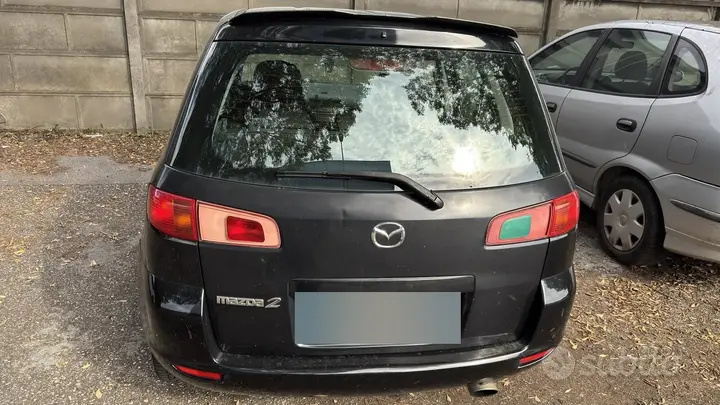 Mazda Mazda2 2005 photo 3