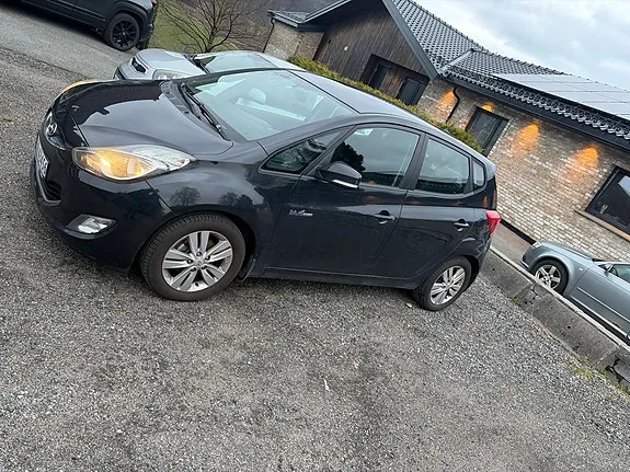 Hyundai Ix20 2011 photo 2
