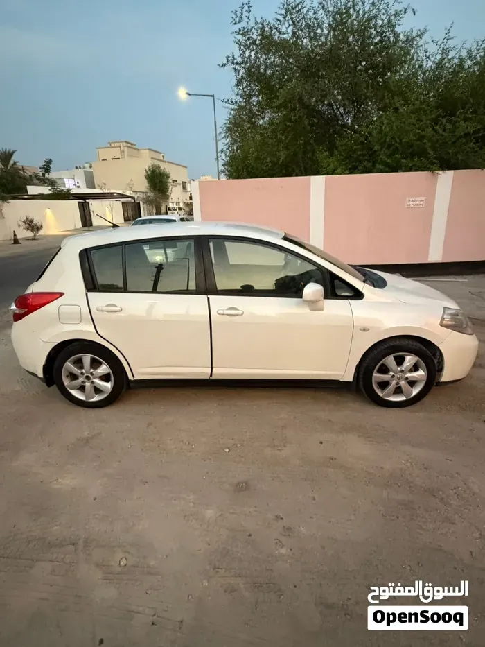 Nissan Tiida 2009 photo 4