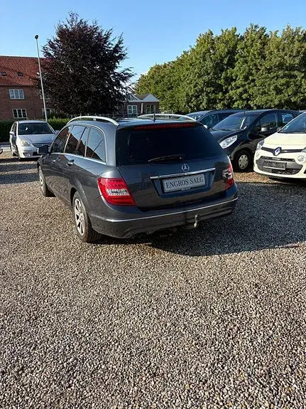Mercedes-Benz C200 2013 photo 2