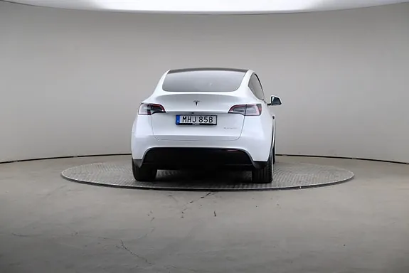 Tesla Model Y 2023 photo 5
