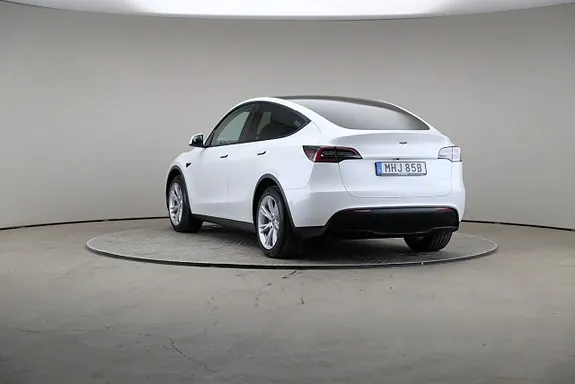 Tesla Model Y 2023 photo 2
