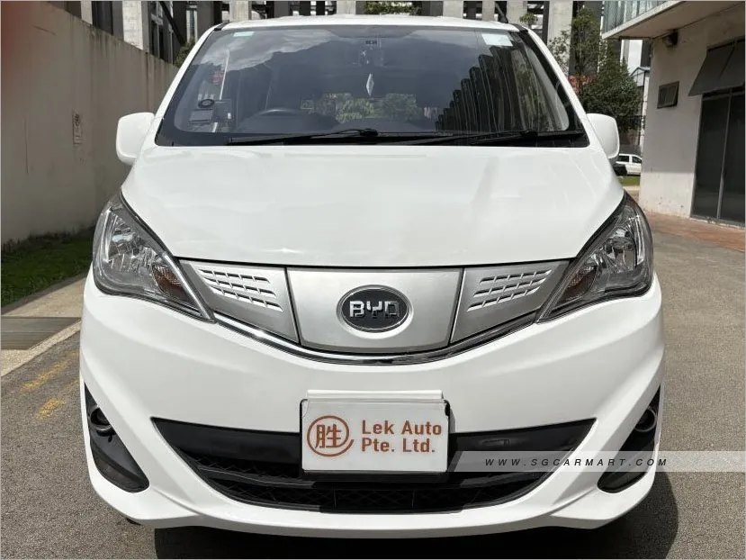 BYD T3