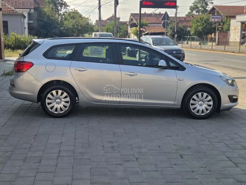 Opel Astra J 2015 photo 4