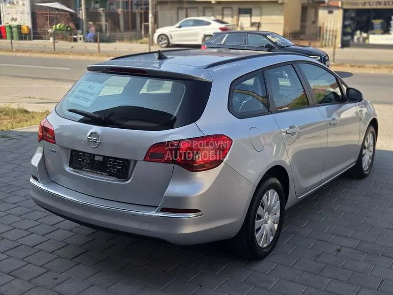 Opel Astra J 2015 photo 5