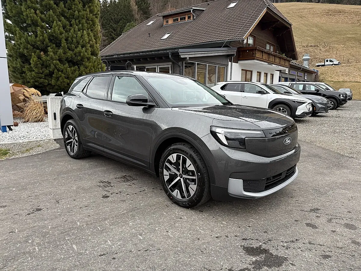 Ford Explorer photo 3