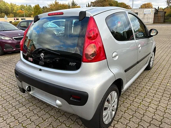 Peugeot 107 2010 photo 3
