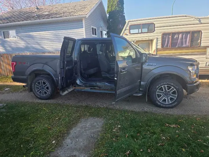 Ford F-150 2016 photo 2