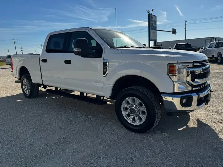 Ford F250 2022 photo 3