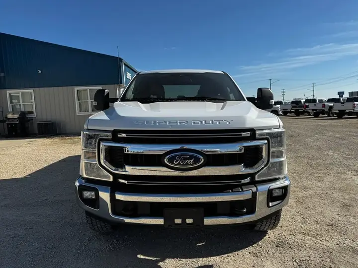 Ford F250 2022 photo 2