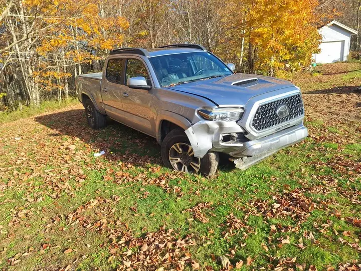 Toyota Tacoma 2018 photo 2