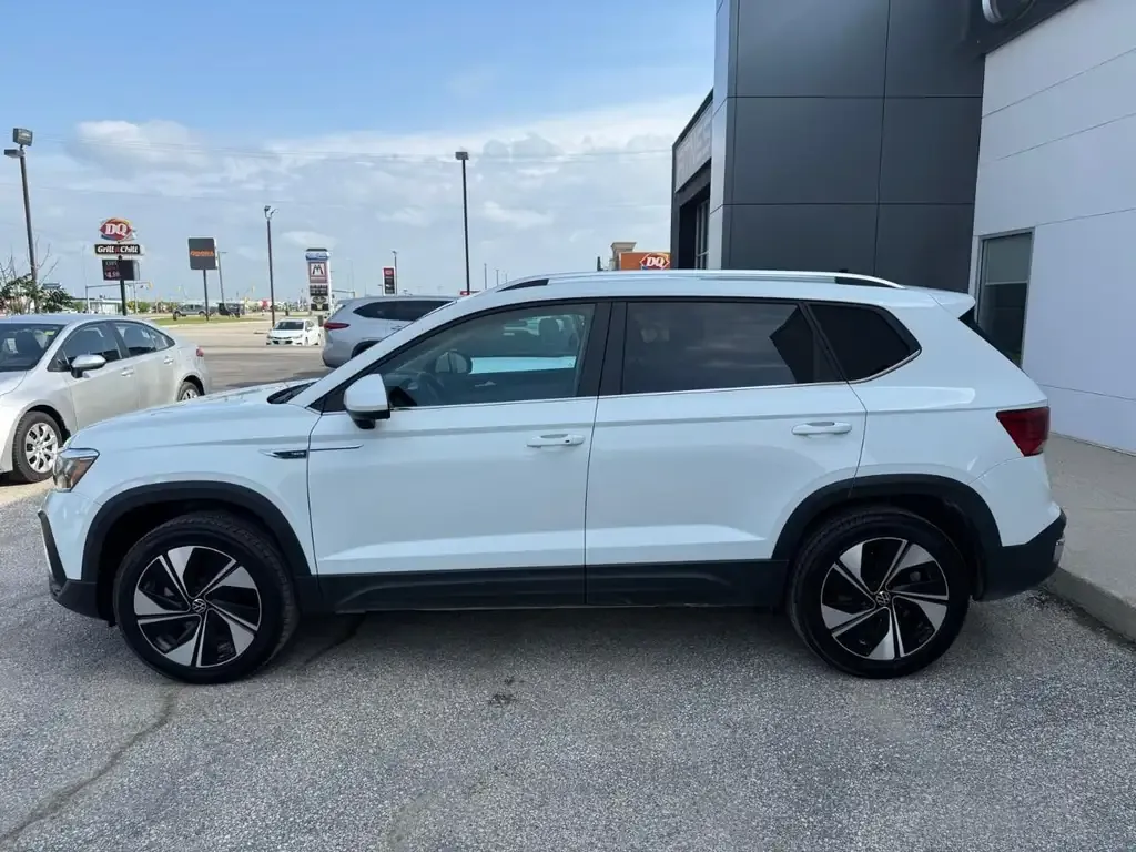 Volkswagen Taos 2024 photo 2