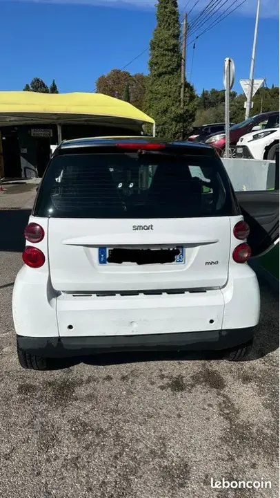 Smart Fortwo 2010 photo 2