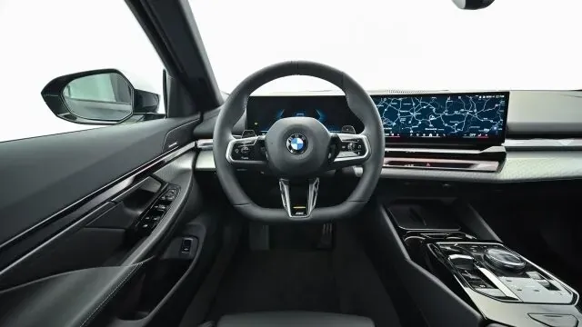 BMW 5 Series 2025 photo 2