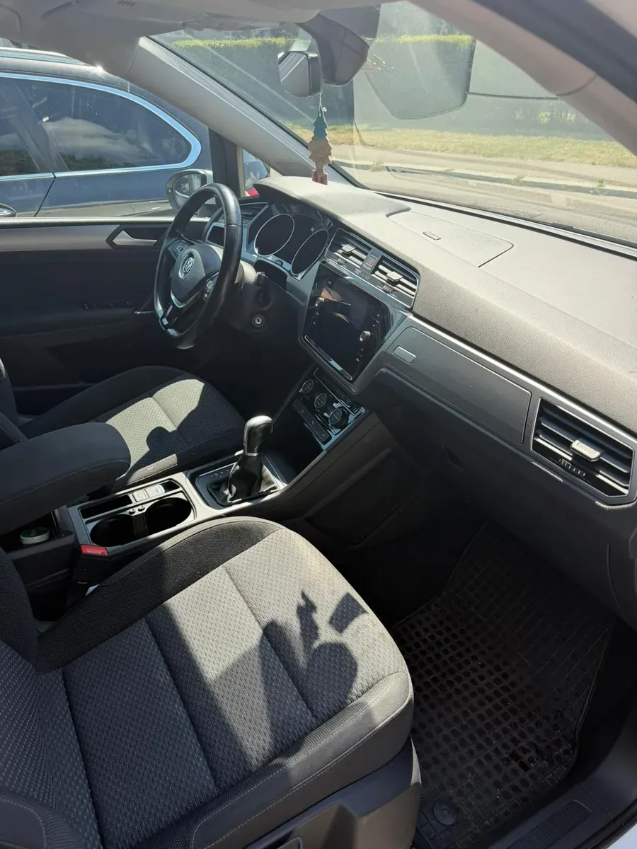 Volkswagen Touran 2018 photo 3