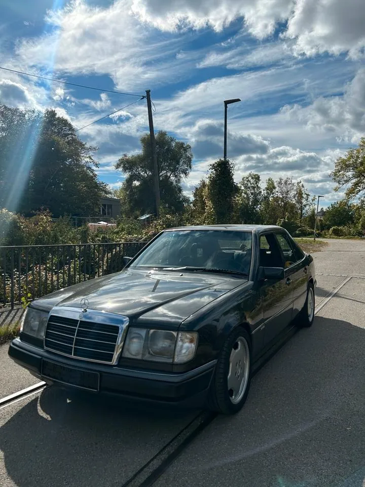 Mercedes-Benz W124
