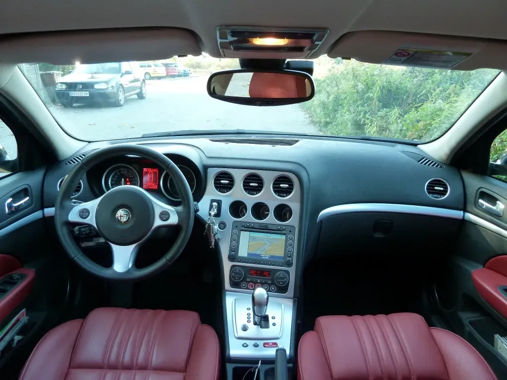 Alfa Romeo 159 2007 photo 2