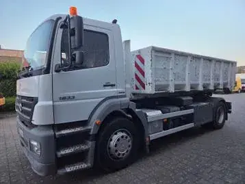 Mercedes-Benz Axor 1833