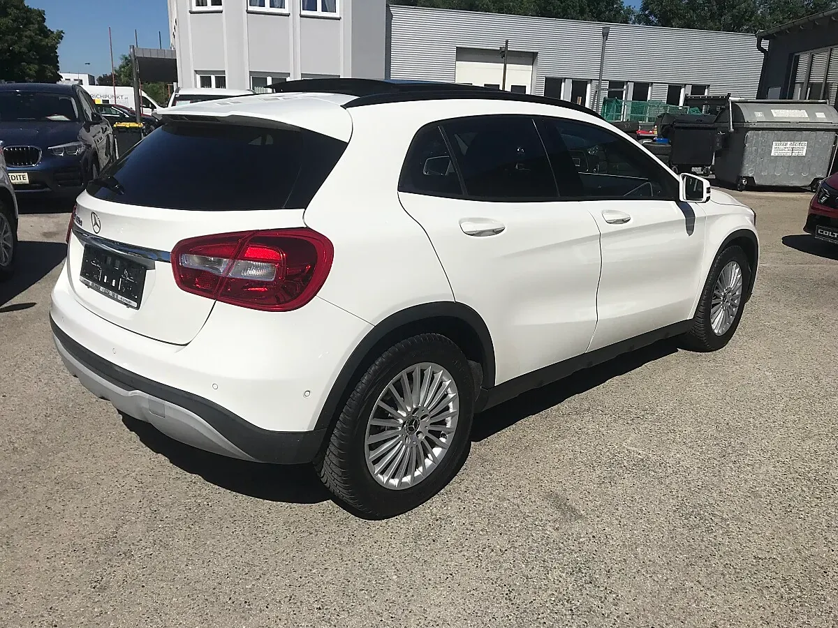 Mercedes-Benz Gla Class 2017 photo 3