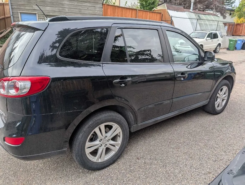 Hyundai Santa Fe 2010 photo 3