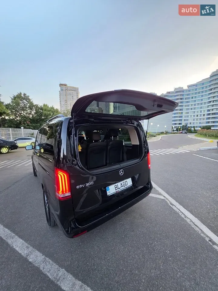 Mercedes-Benz Eqv 2020 photo 4