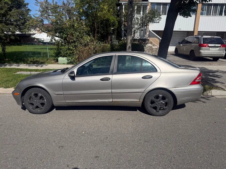 Mercedes-Benz C-Class 2003 photo 3