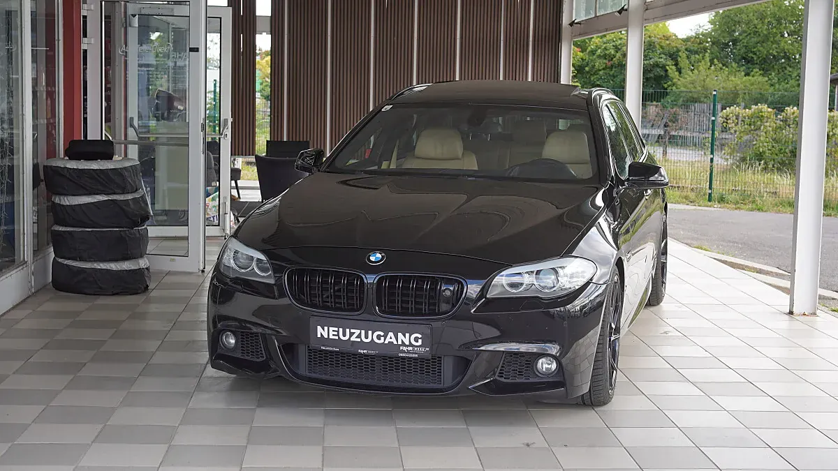 BMW 5 Series 2012 photo 2