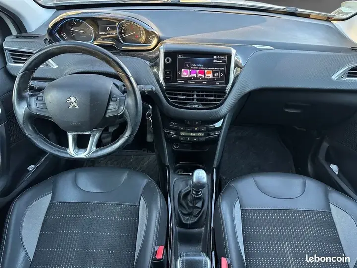 Peugeot 2008 2018 photo 2