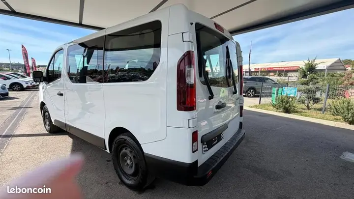 Renault Trafic 2023 photo 3
