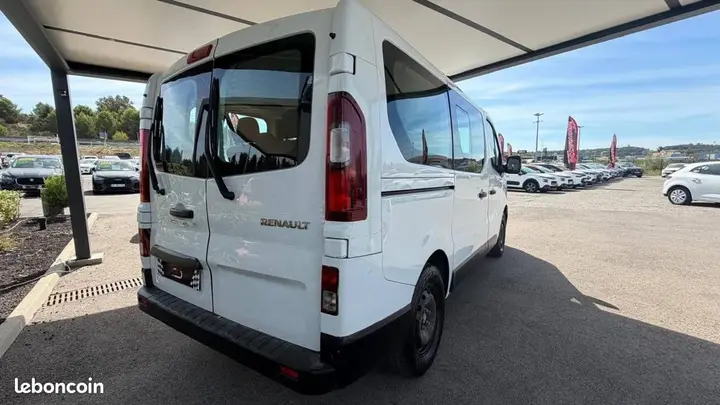 Renault Trafic 2023 photo 5