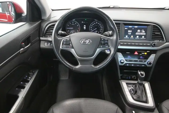 Hyundai Elantra 2018 photo 3