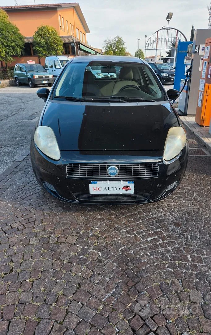 Fiat Grande Punto 2006 photo 2