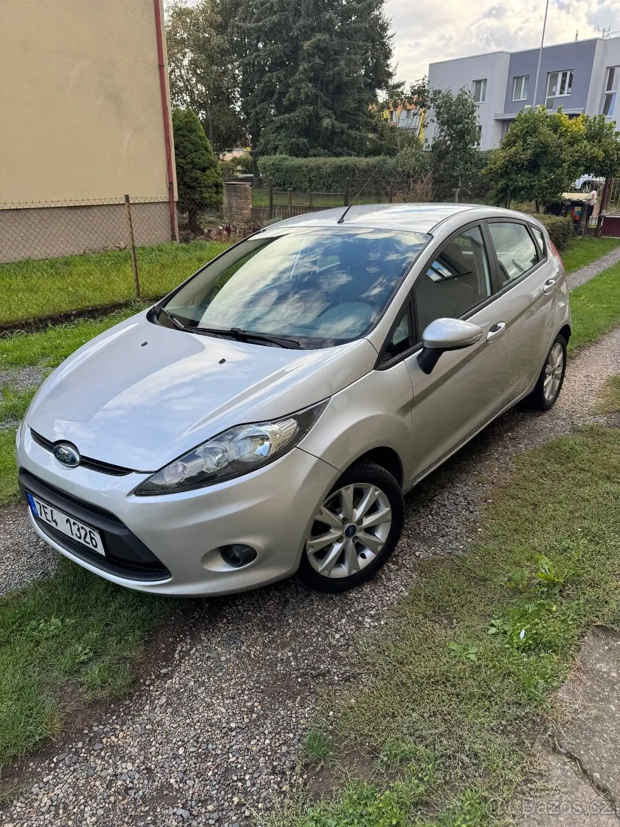 Ford Fiesta 2009 photo 2