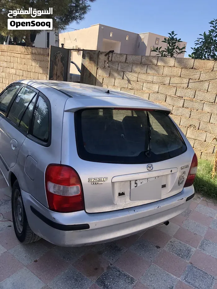 Mazda 323 2001 photo 2