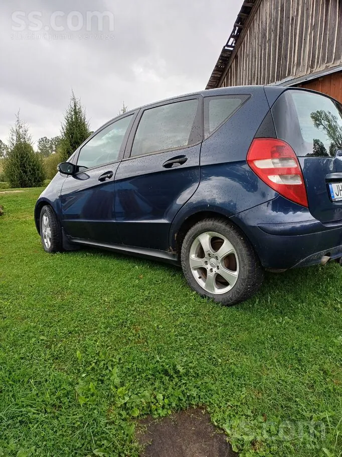 Mercedes-Benz A180
