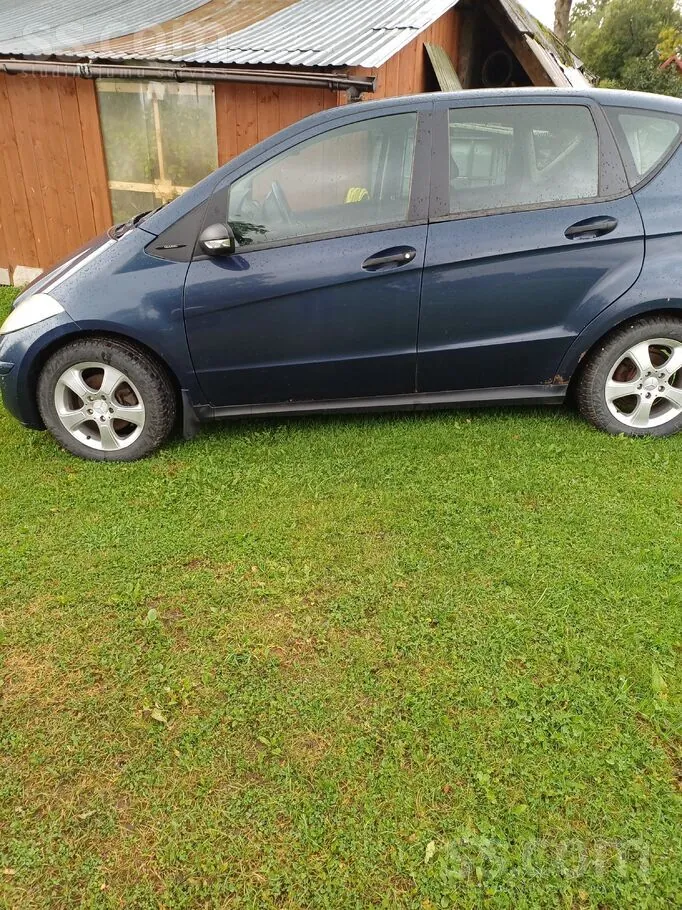 Mercedes-Benz A180 2004 photo 2