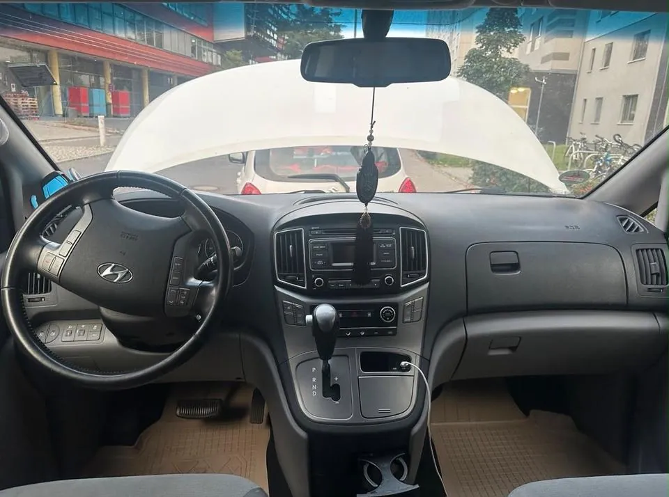 Hyundai Grand Starex