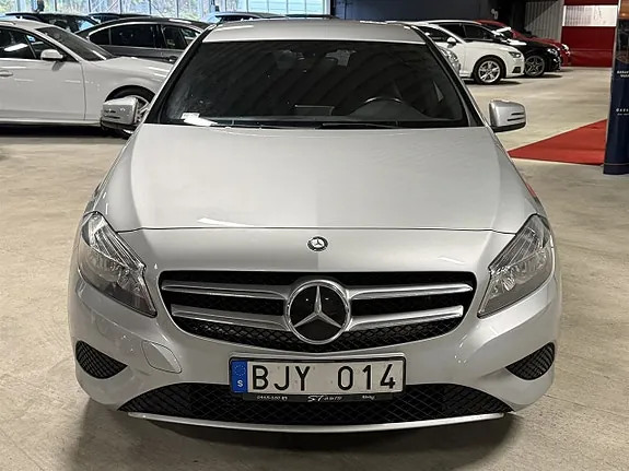 Mercedes-Benz A180 2013 photo 2