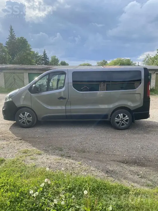 Opel Vivaro 2015 photo 2