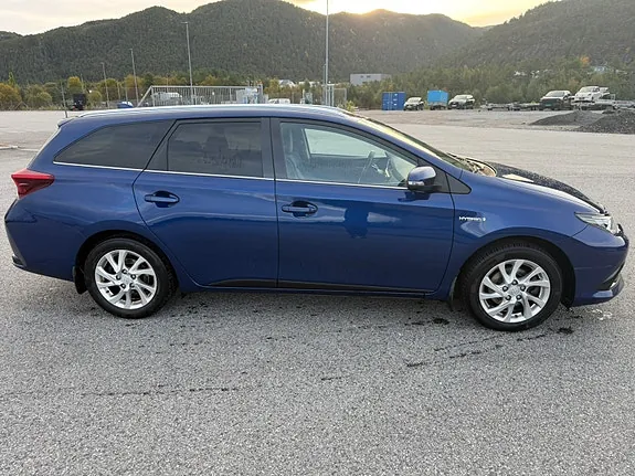 Toyota Auris 2018 photo 5