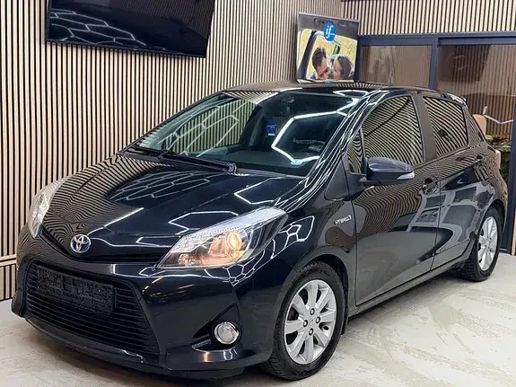 Toyota Yaris 2013 photo 2
