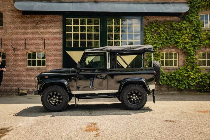Land Rover Defender 2015 photo 3
